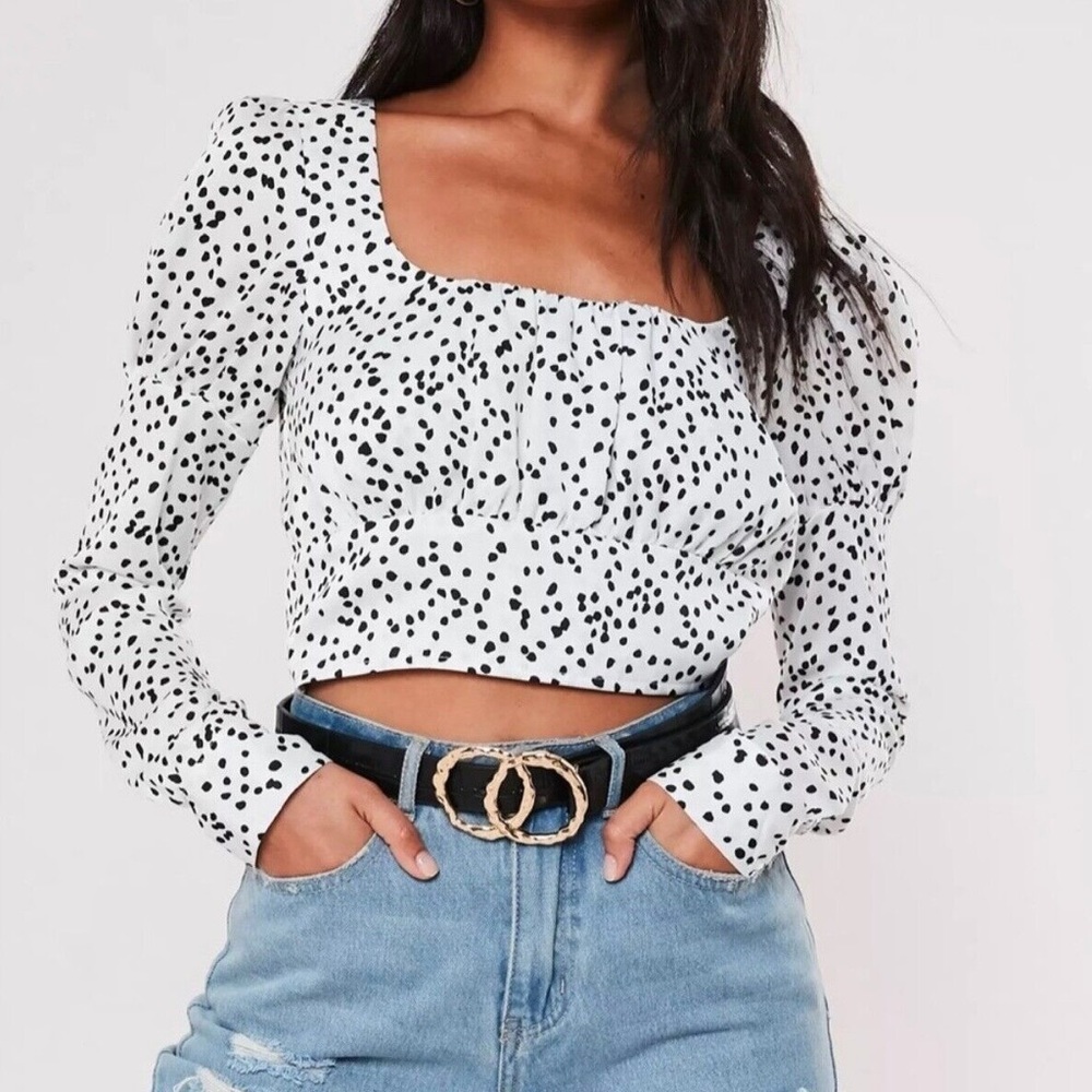 TALL MILKMAID POLKA LONG SLEEVE CROP TOP
WHITE